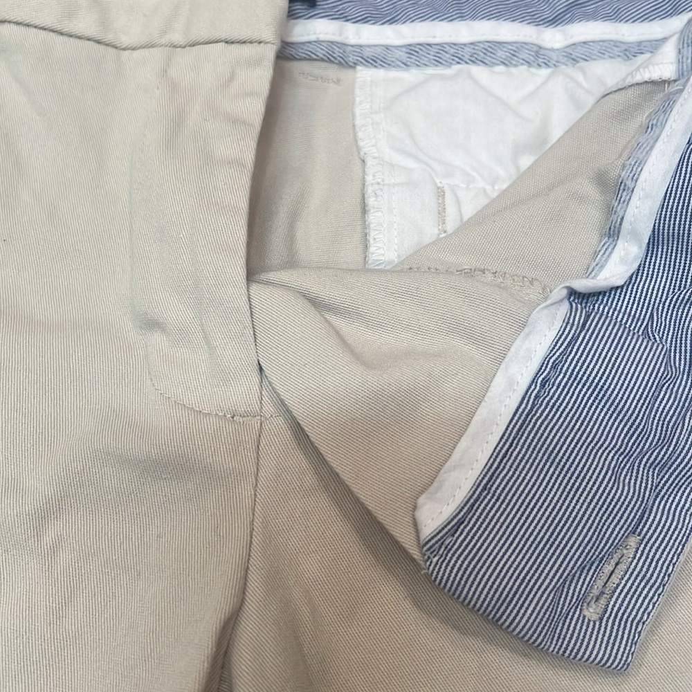 LAND’ N SEA -Tan Cargo Shorts with Classic Design - Picture 3 of 4